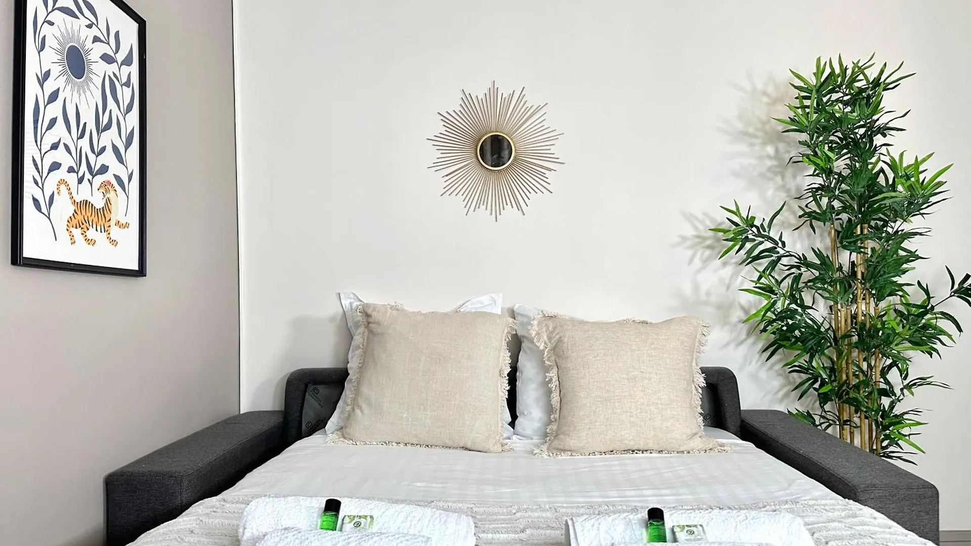 Apartment Eiffel Tower & Invalides - Superb Studios Paris