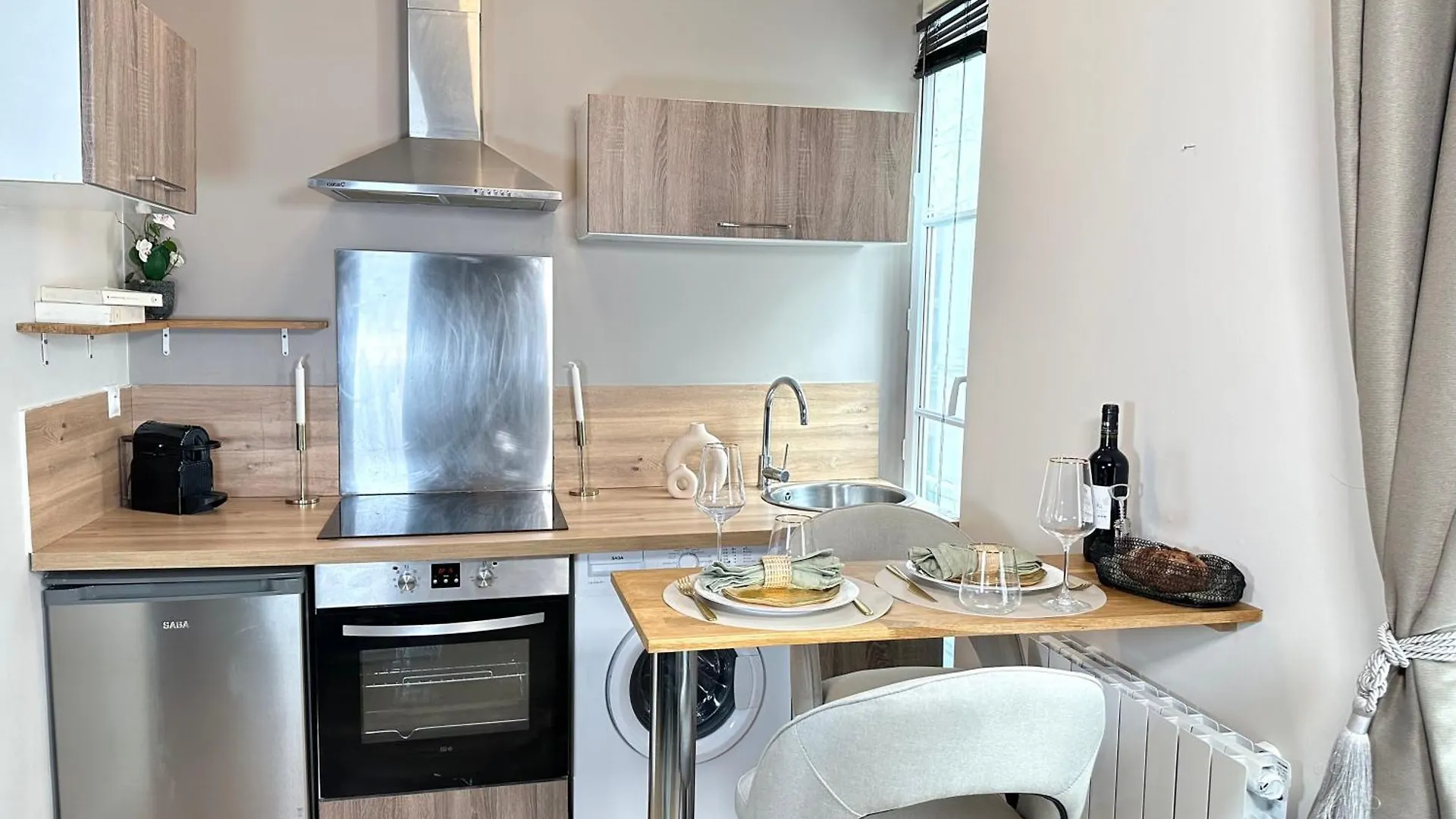 Eiffel Tower & Invalides - Superb Studios Paris Apartment